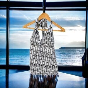 SUNSETS tankini top, halter style, size DD, removable padding in cups, NWT